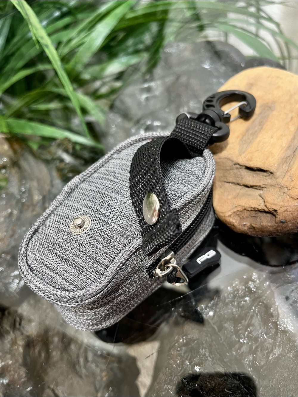 Performance Golf - brand Gray Textured Golfball Pouch with Clip
